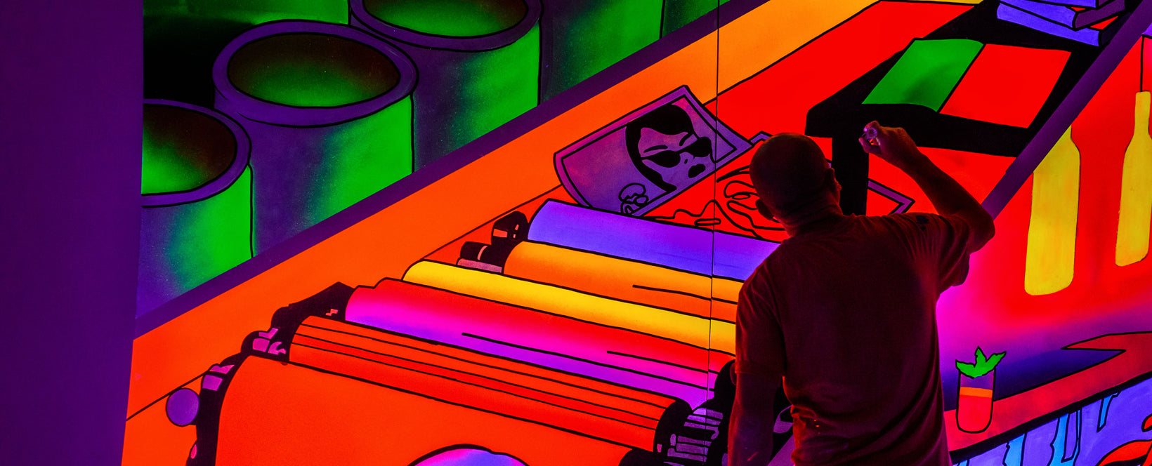 Using special paints in luminescent murals